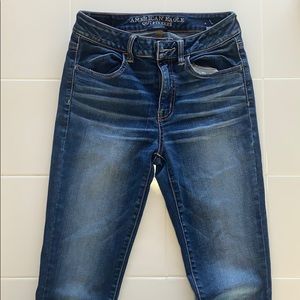 American Eagle Hi-Rise Jeggings!! Size 6 Regular